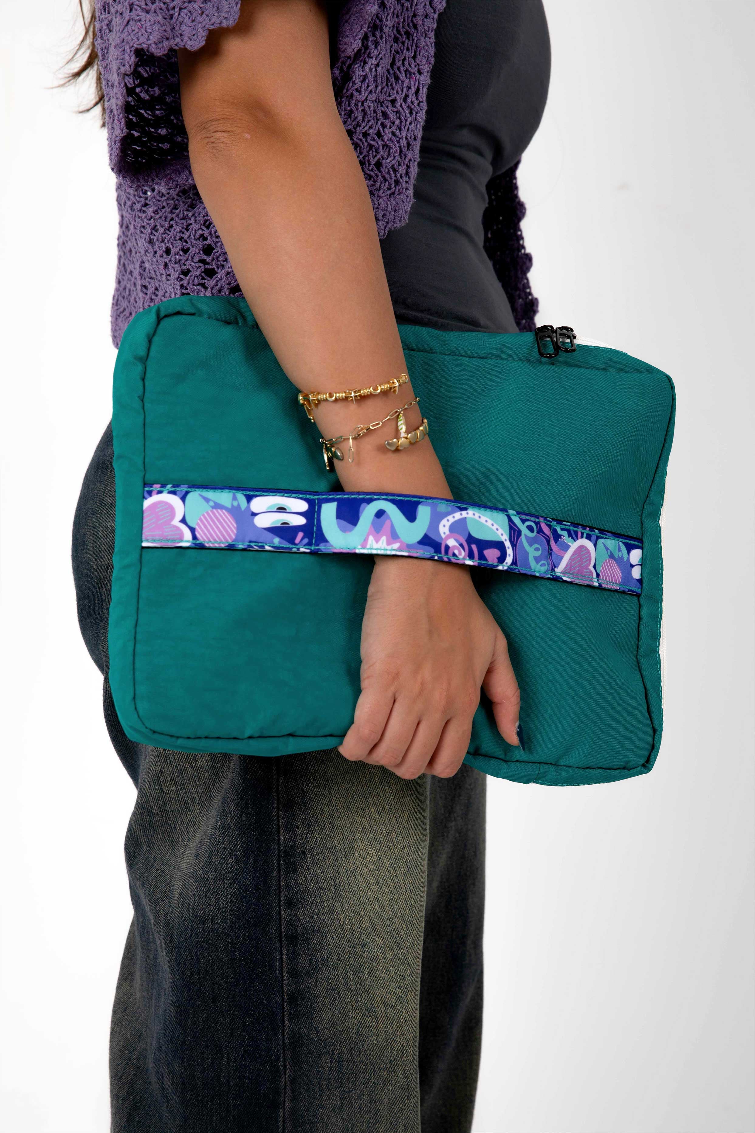 Gaze Laptop Sleeve in Turquoise