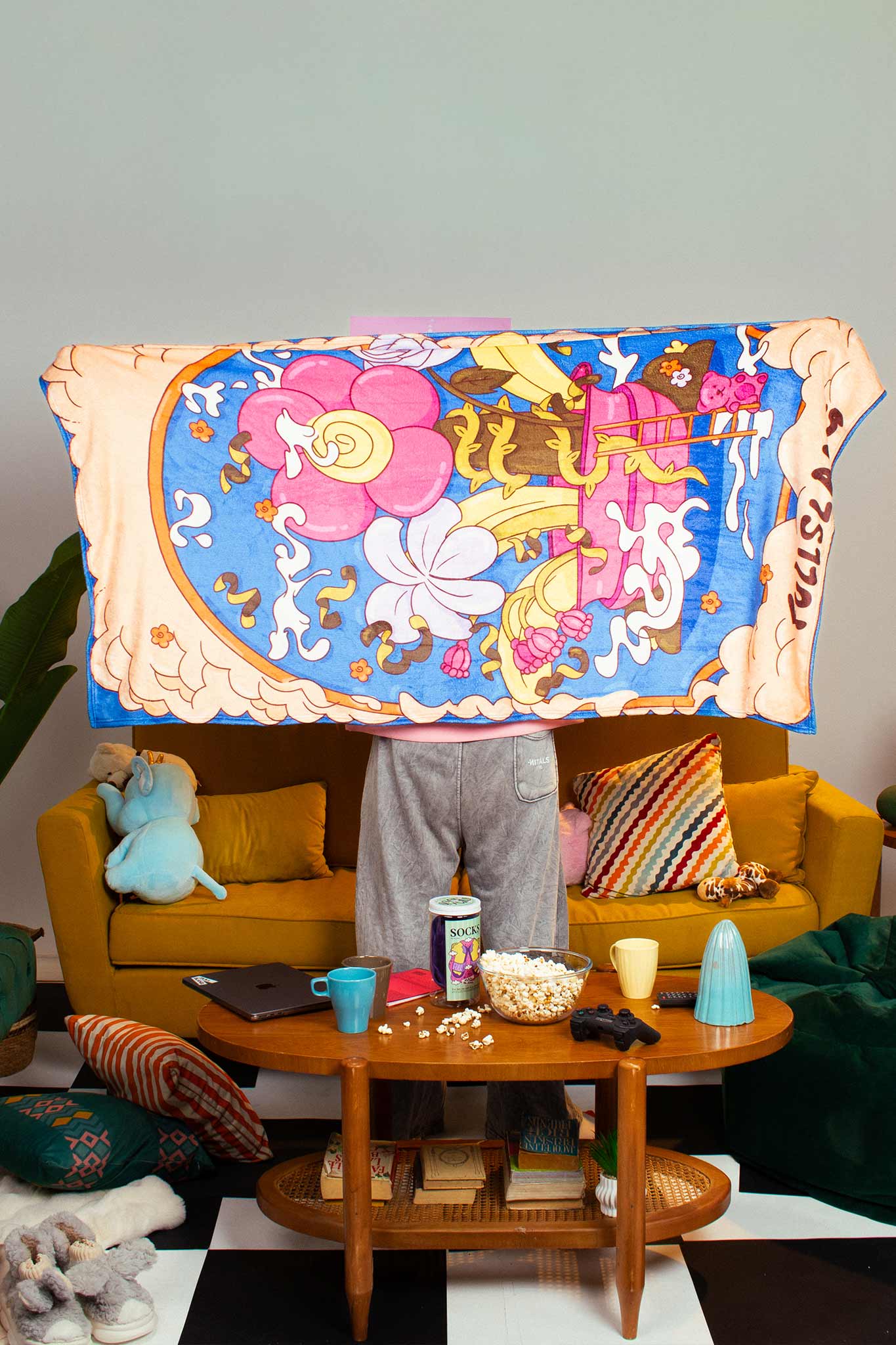 VASE THROW BLANKET
