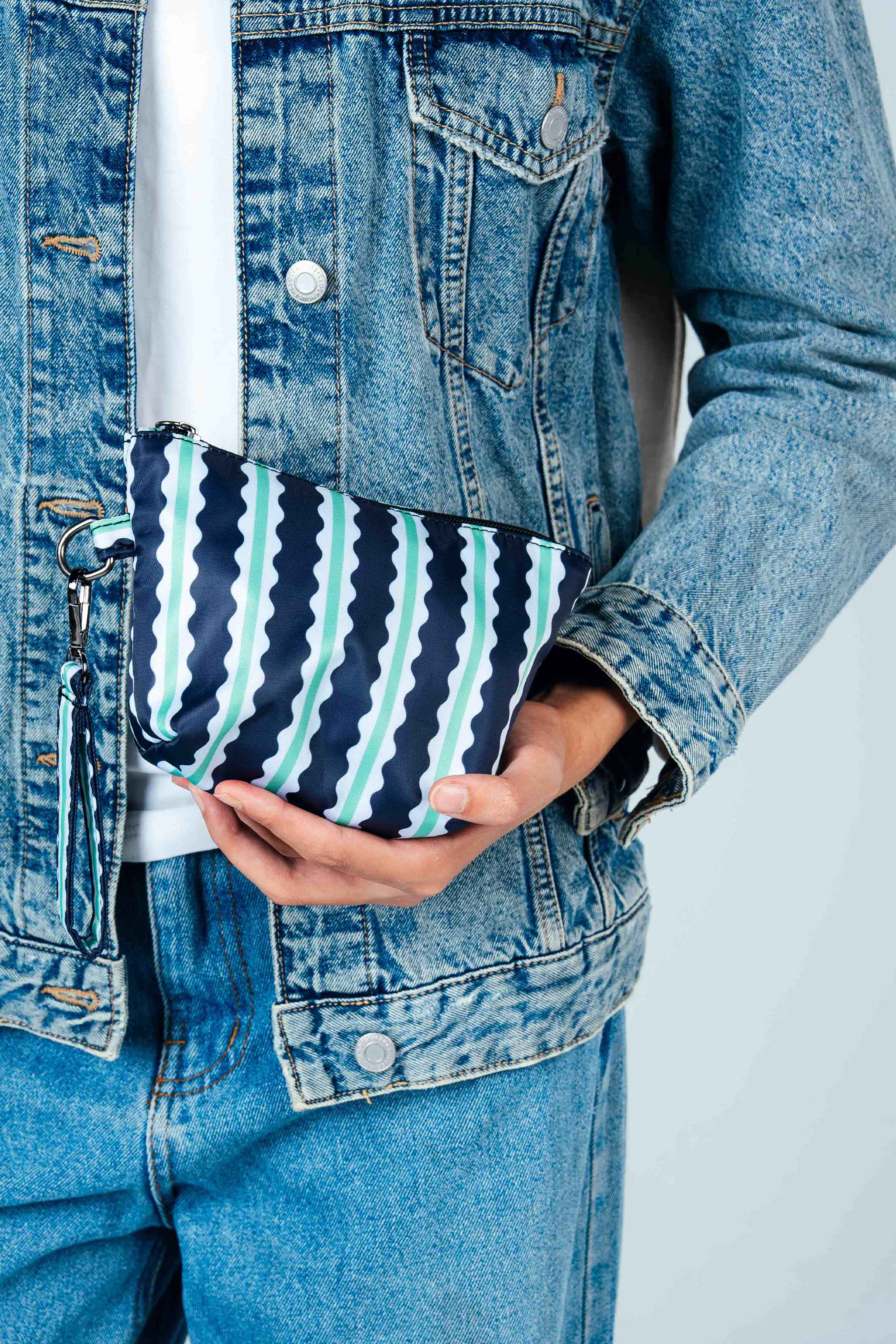 The Wiggle Pouch