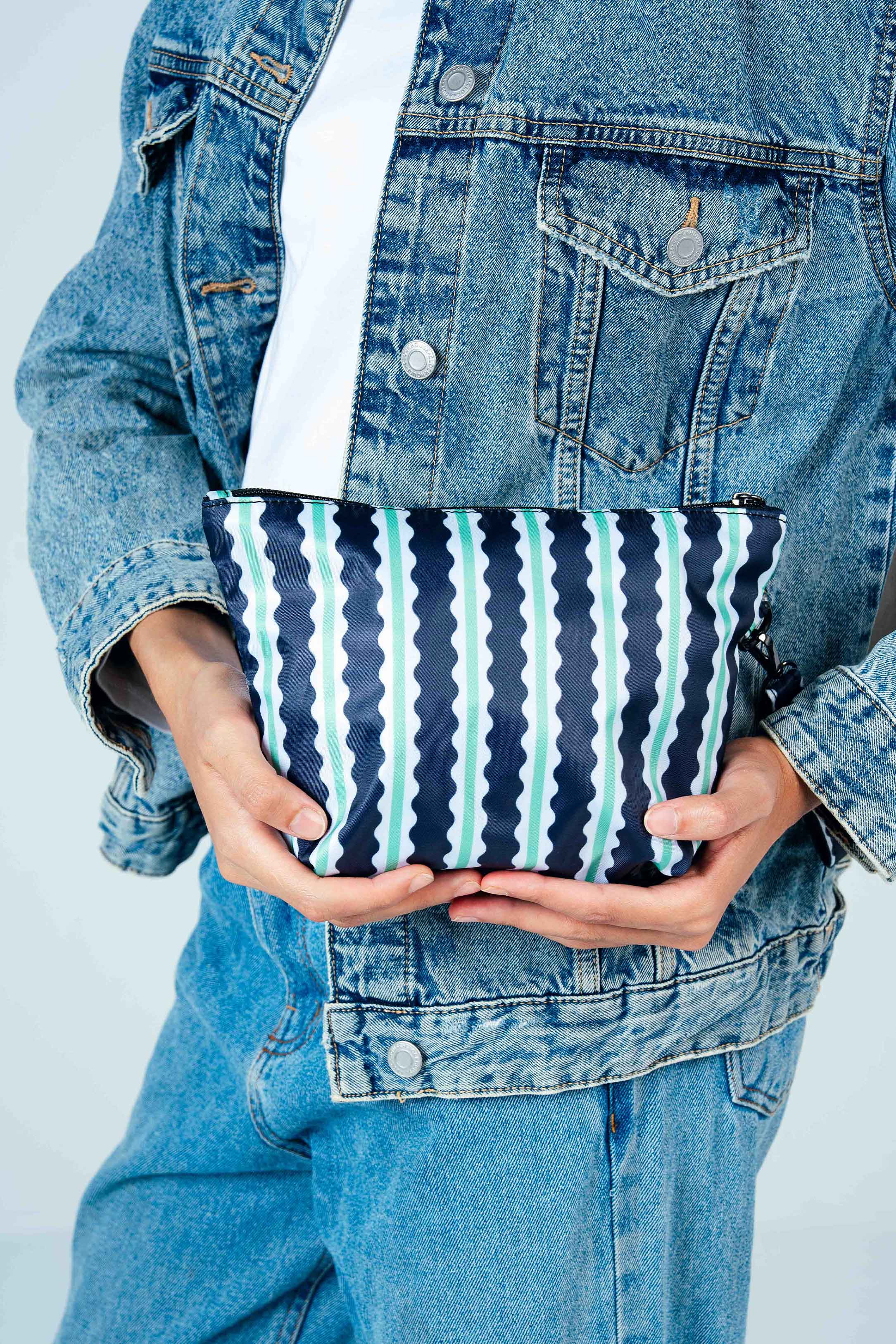 The Wiggle Pouch