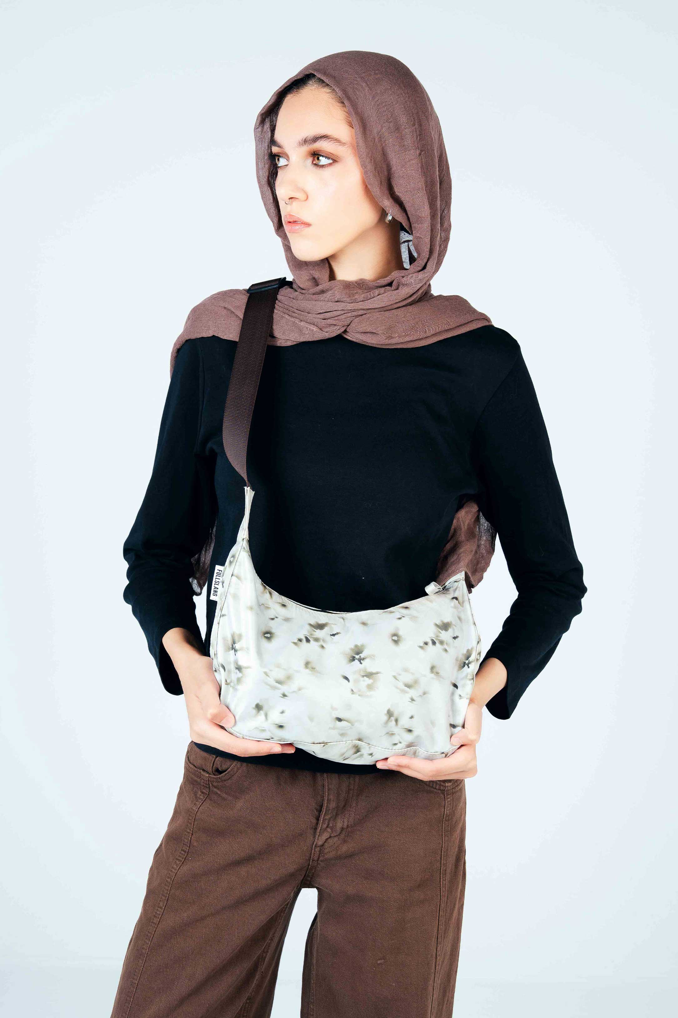 Wilt Crescent Bag