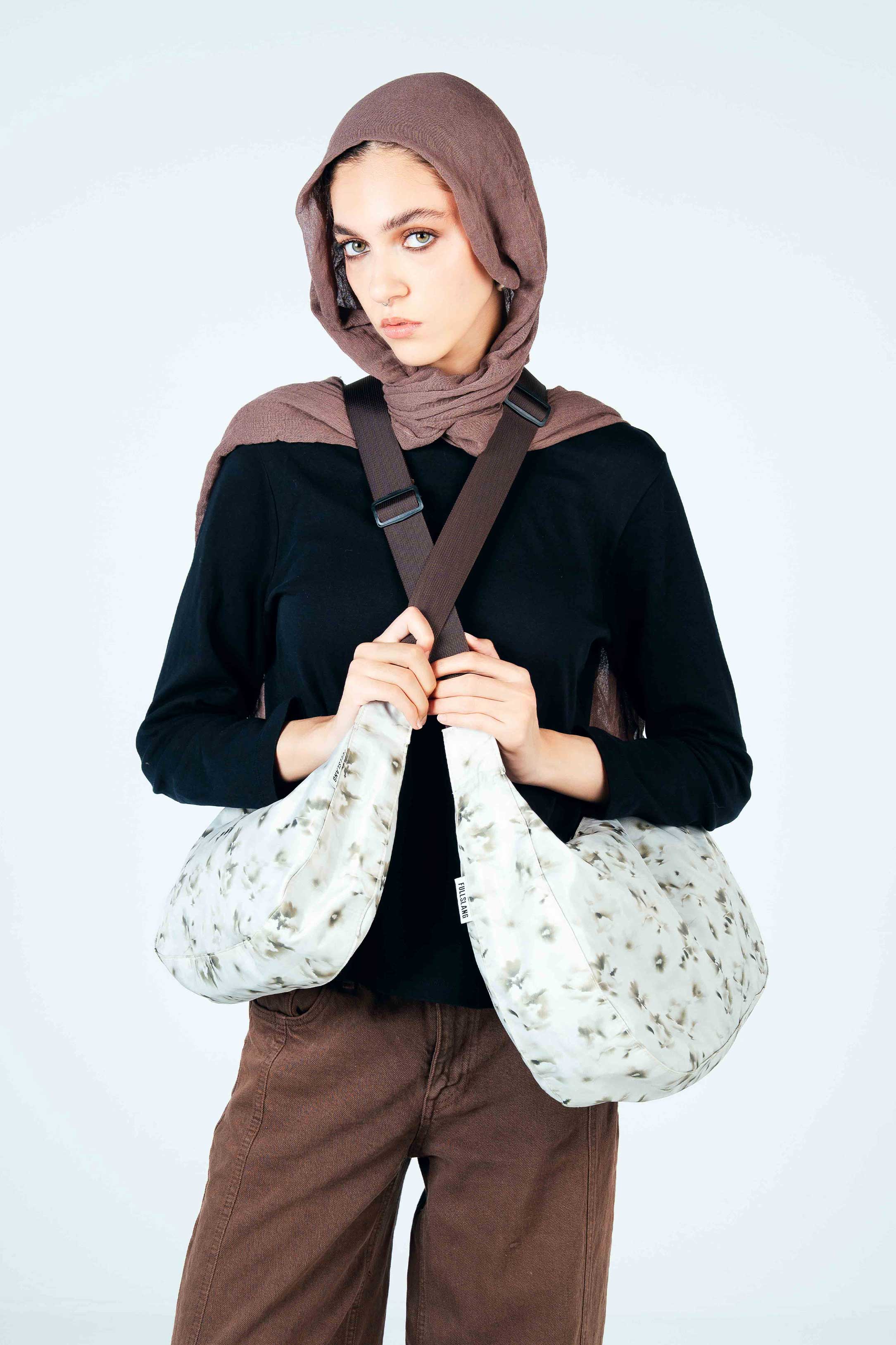 Wilt Crescent Bag